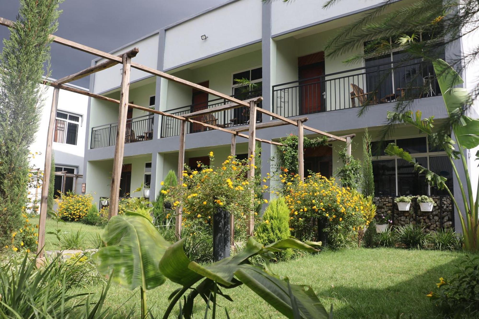 At Home Suites, Moshono Arusha Nkoanrua エクステリア 写真